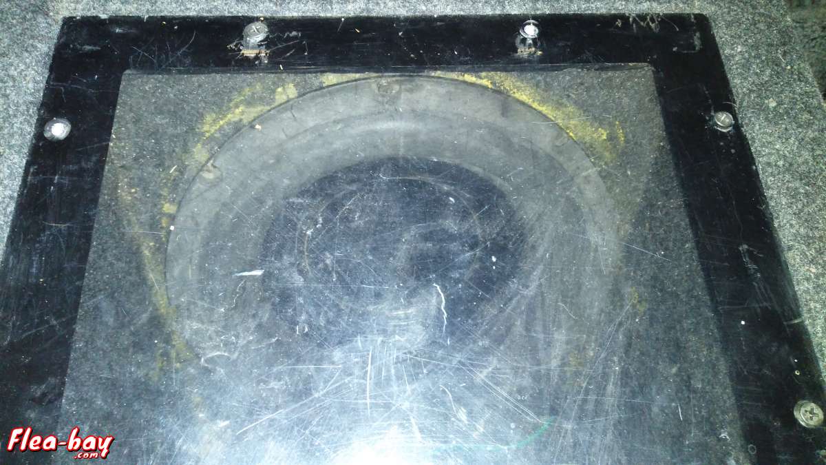 Speakerbox with two 12" in the box