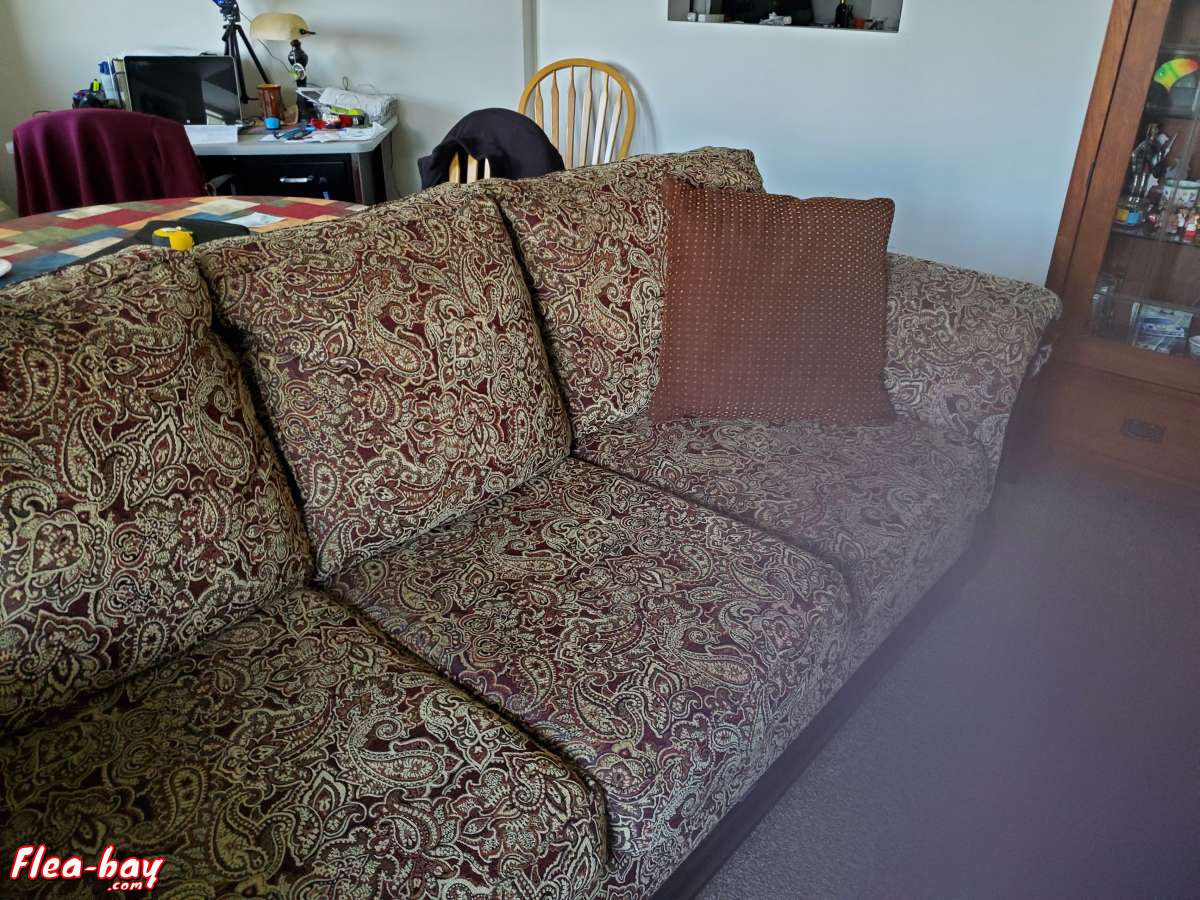 Sofa, 90 "good condition,  dark green, deep red fabric,