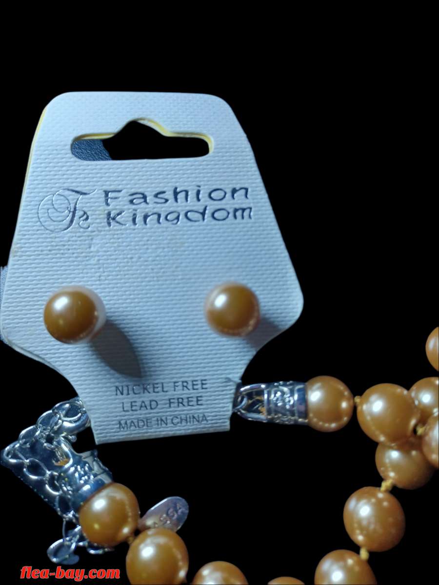 Light brown jewelry set