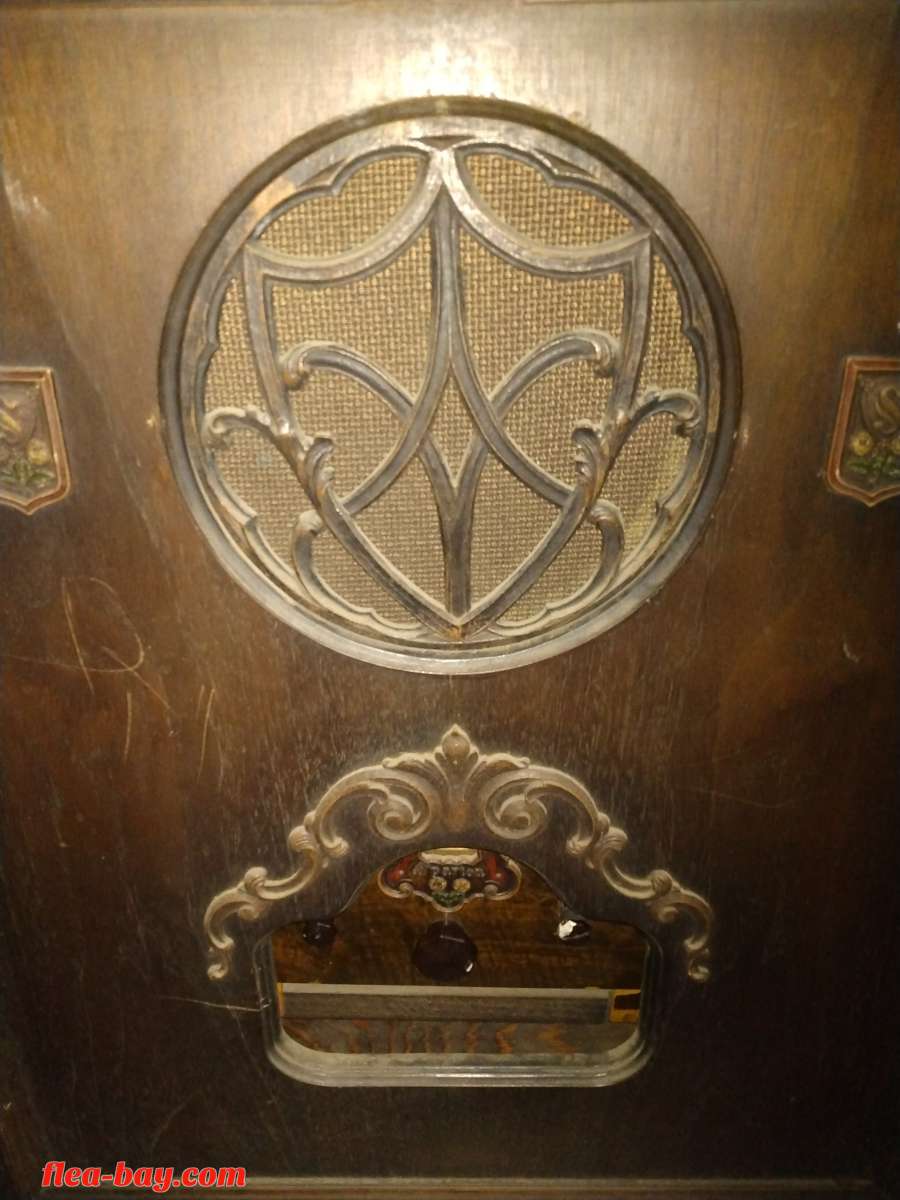 1928 Spartan case radio