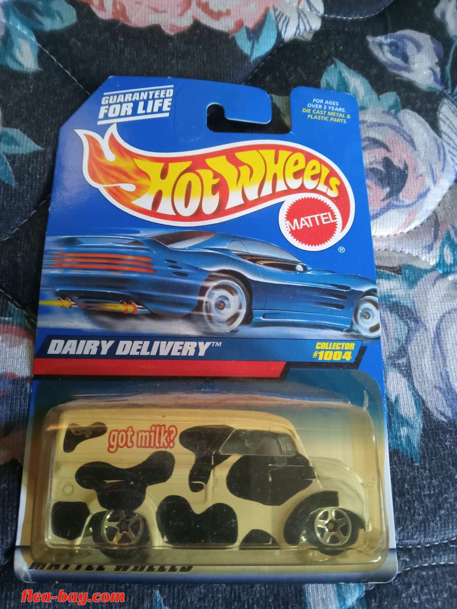 Hot Wheels Mattel Dairy Delivery Milk Truck