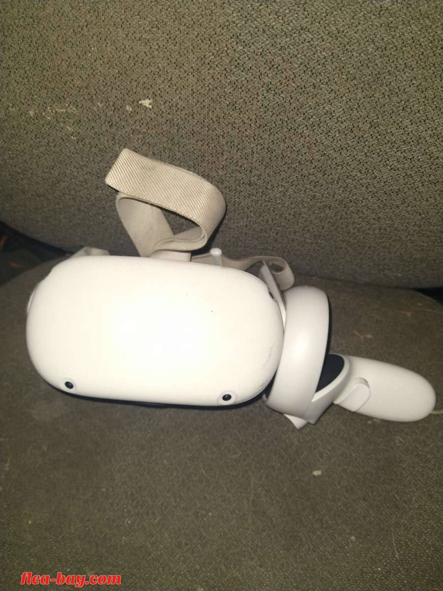oculus virtual reality headset with one controller