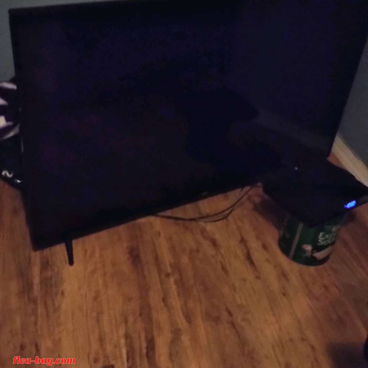 VIZIO 43' SMART TV AND BRAND NEW IN BOX GOOGLE TV HUB