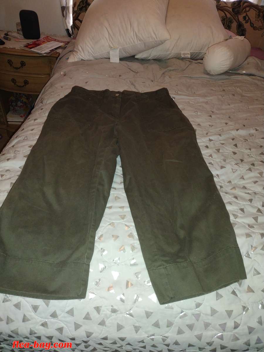 bill Blass women cargo jeans vintage never worn