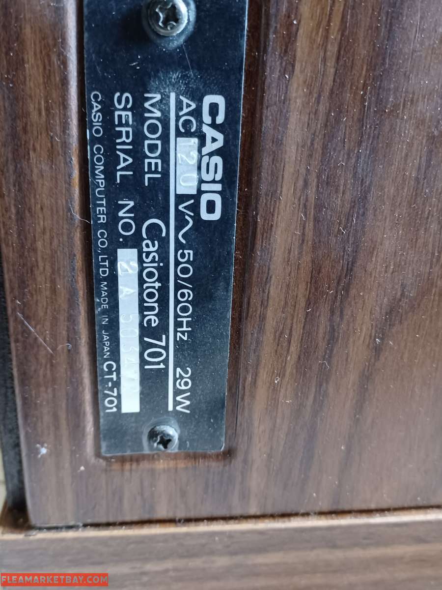 old keyboard Casio works good has power cord