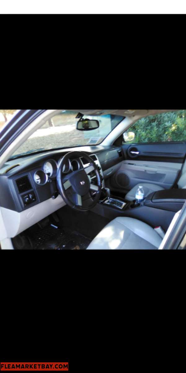 Hi, I'm selling my 2007 Dodge Magnum with 119,000 miles ever