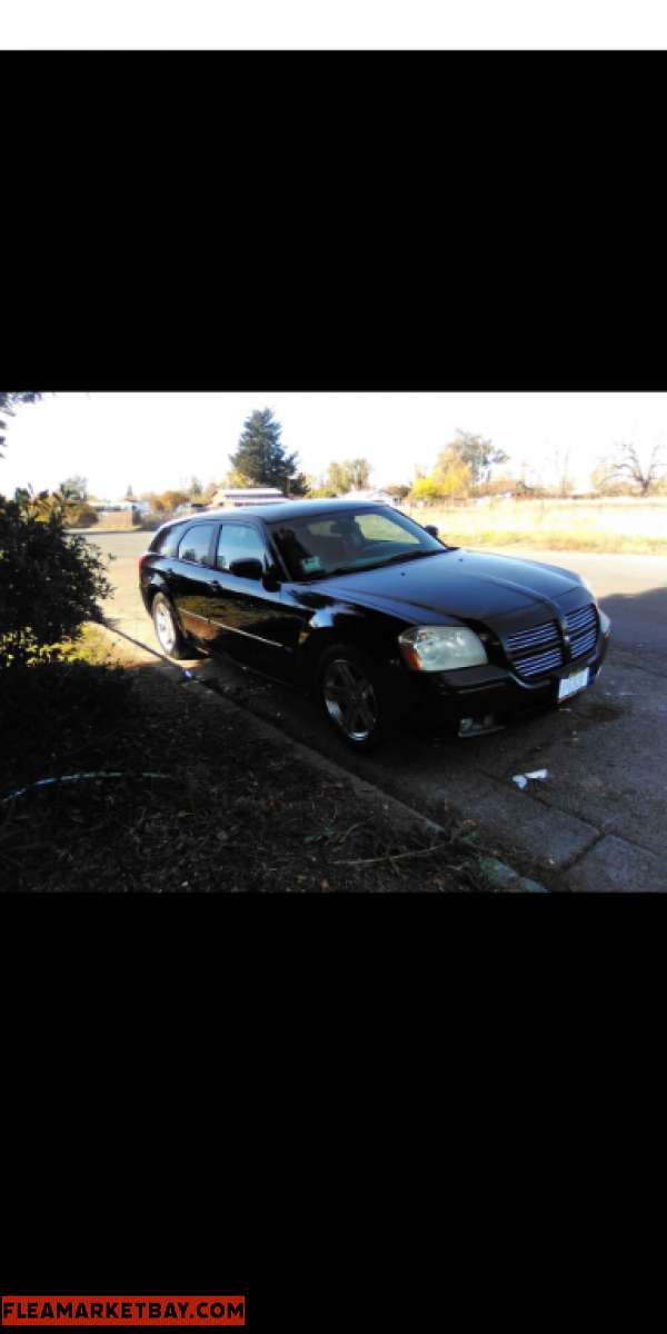 Hi, I'm selling my 2007 Dodge Magnum with 119,000 miles ever