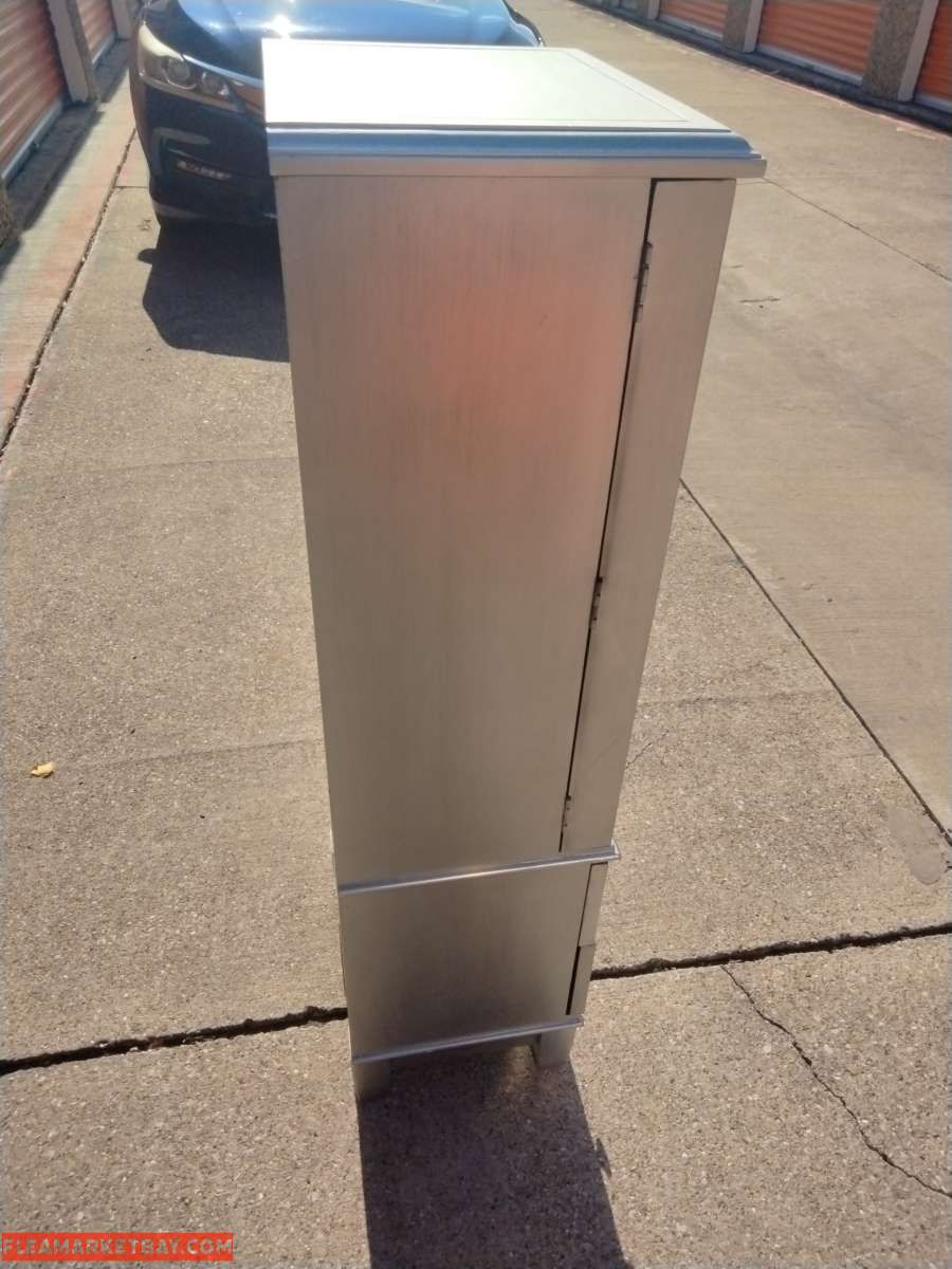 stand up jewelry cabinet with mirrors