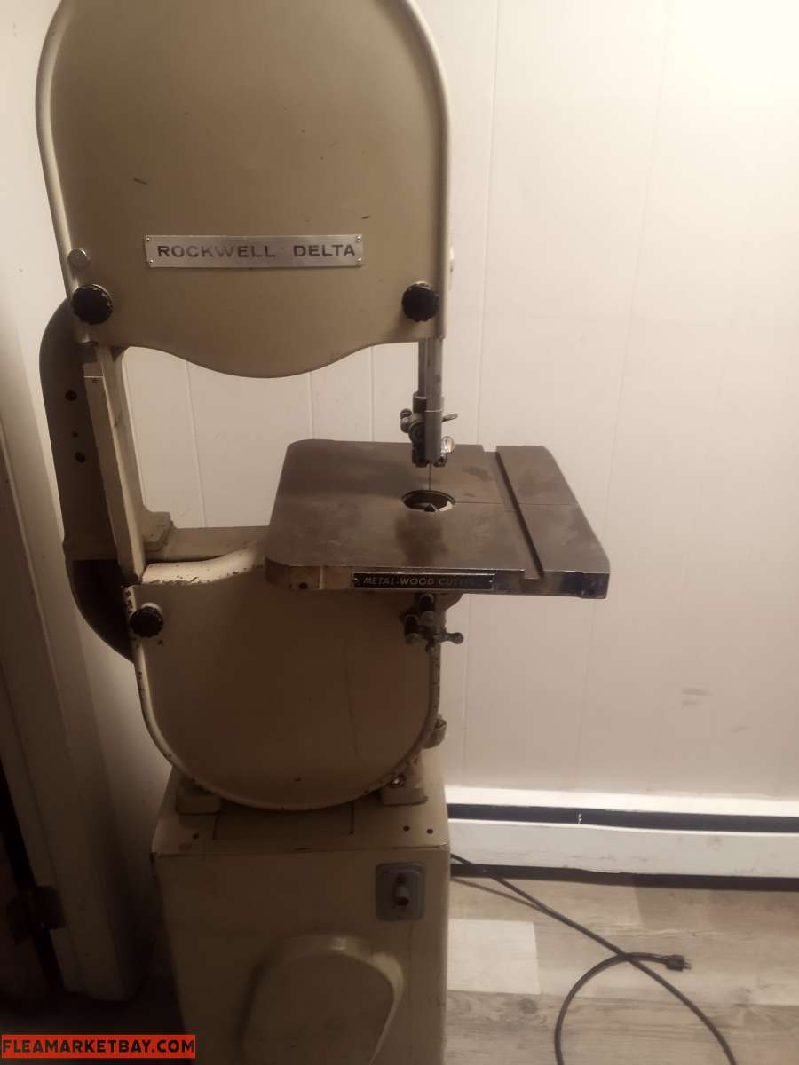 1970's model Delta/Rockwell industrial bandsaw,metal wood .