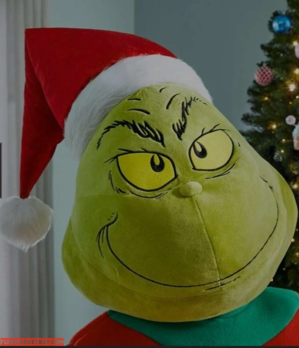 6ft Automated Santa & Grinch