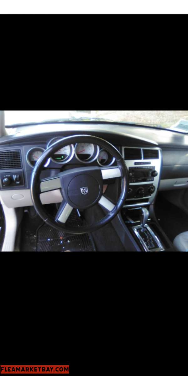 Hi, I'm selling my 2007 Dodge Magnum with 119,000 miles ever