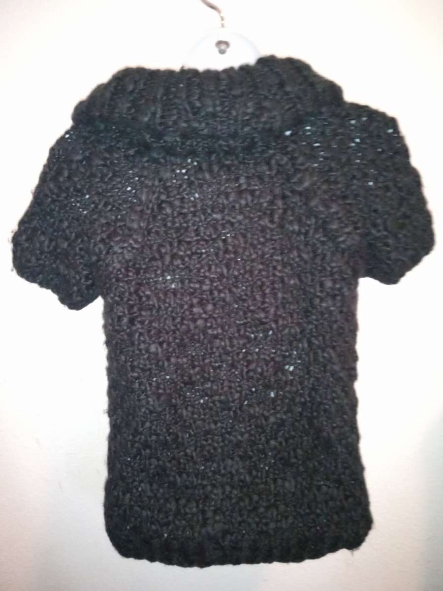 NWT VIVIENNE TAM BLACK SHORT SLEEVE SWEATER, XS