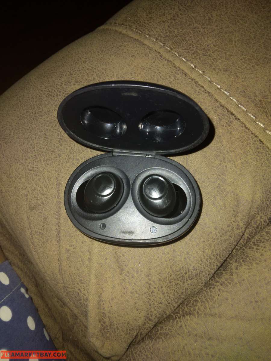 brand spanking new apple headphones and water proof earbuds