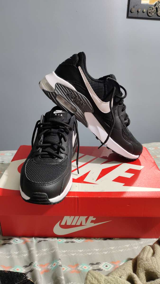 women's Nike air max excee