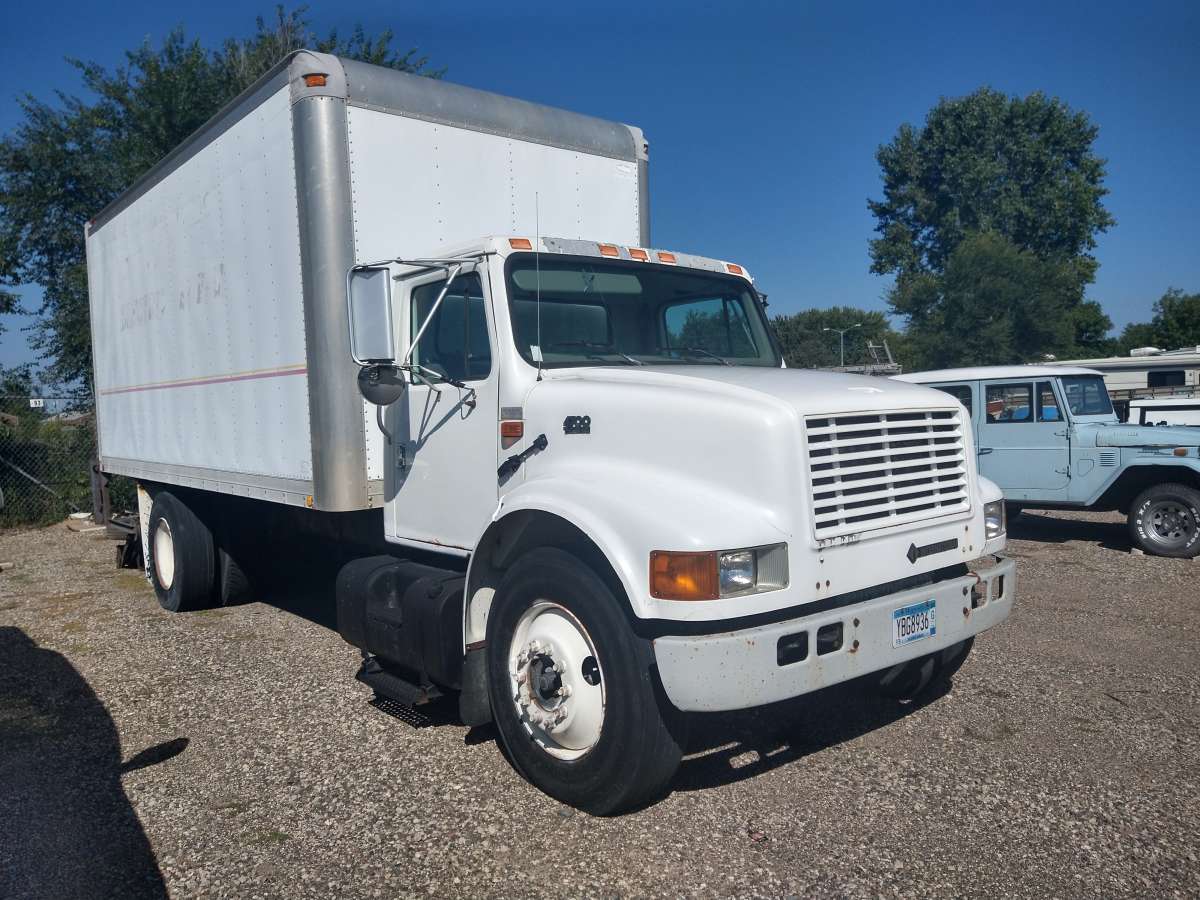 2001 international straight truck 4700 series