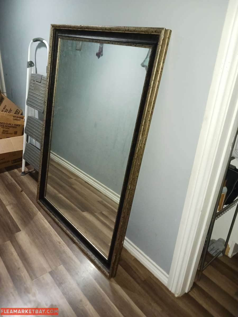 selling this mirror