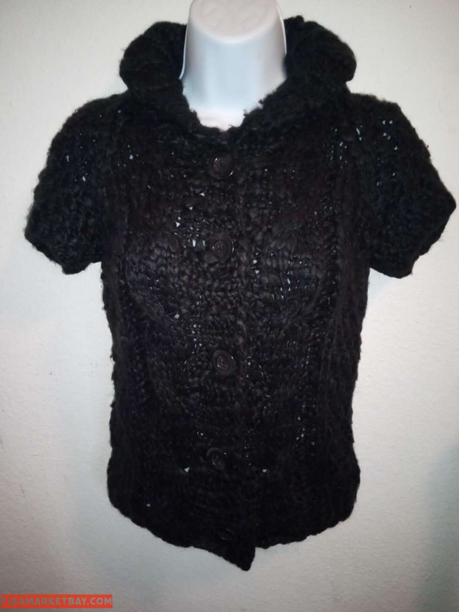 NWT VIVIENNE TAM BLACK SHORT SLEEVE SWEATER, XS