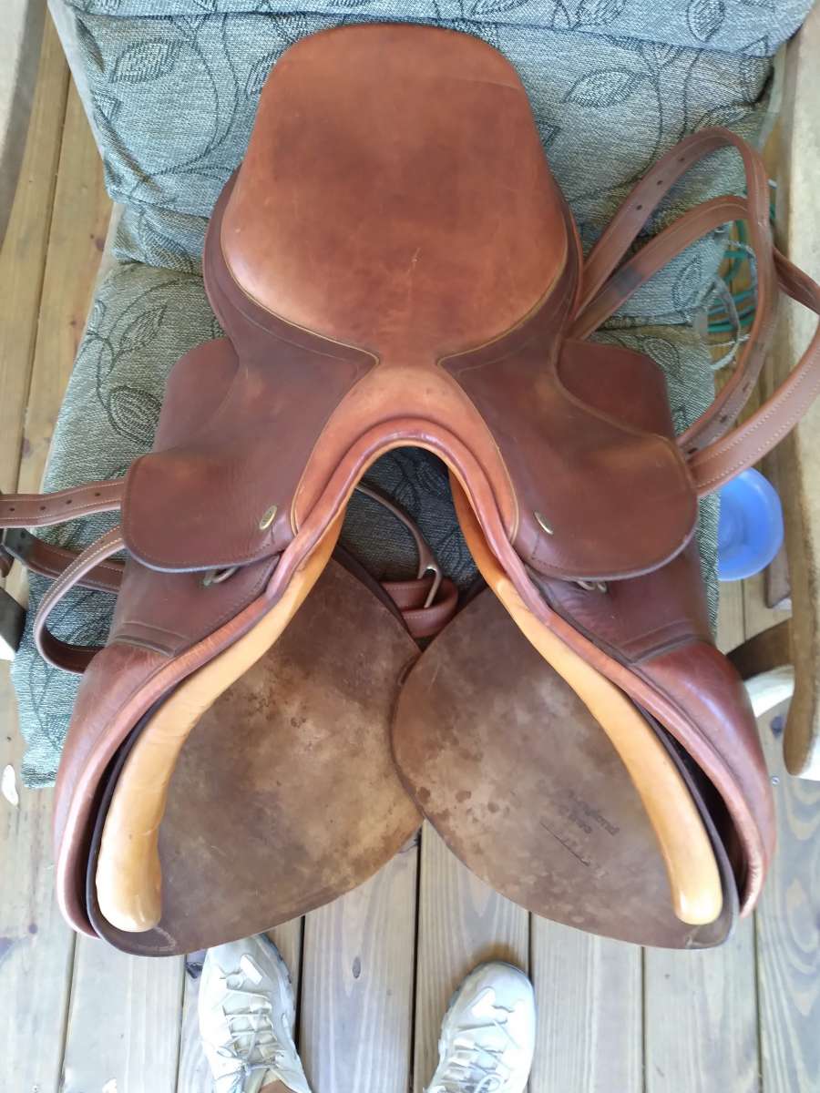 pessoa saddle