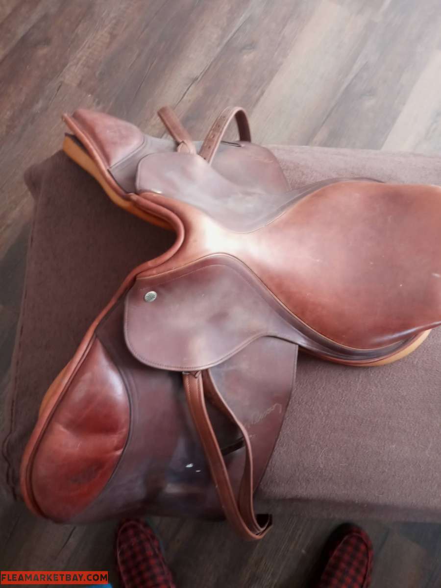 pessoa saddle