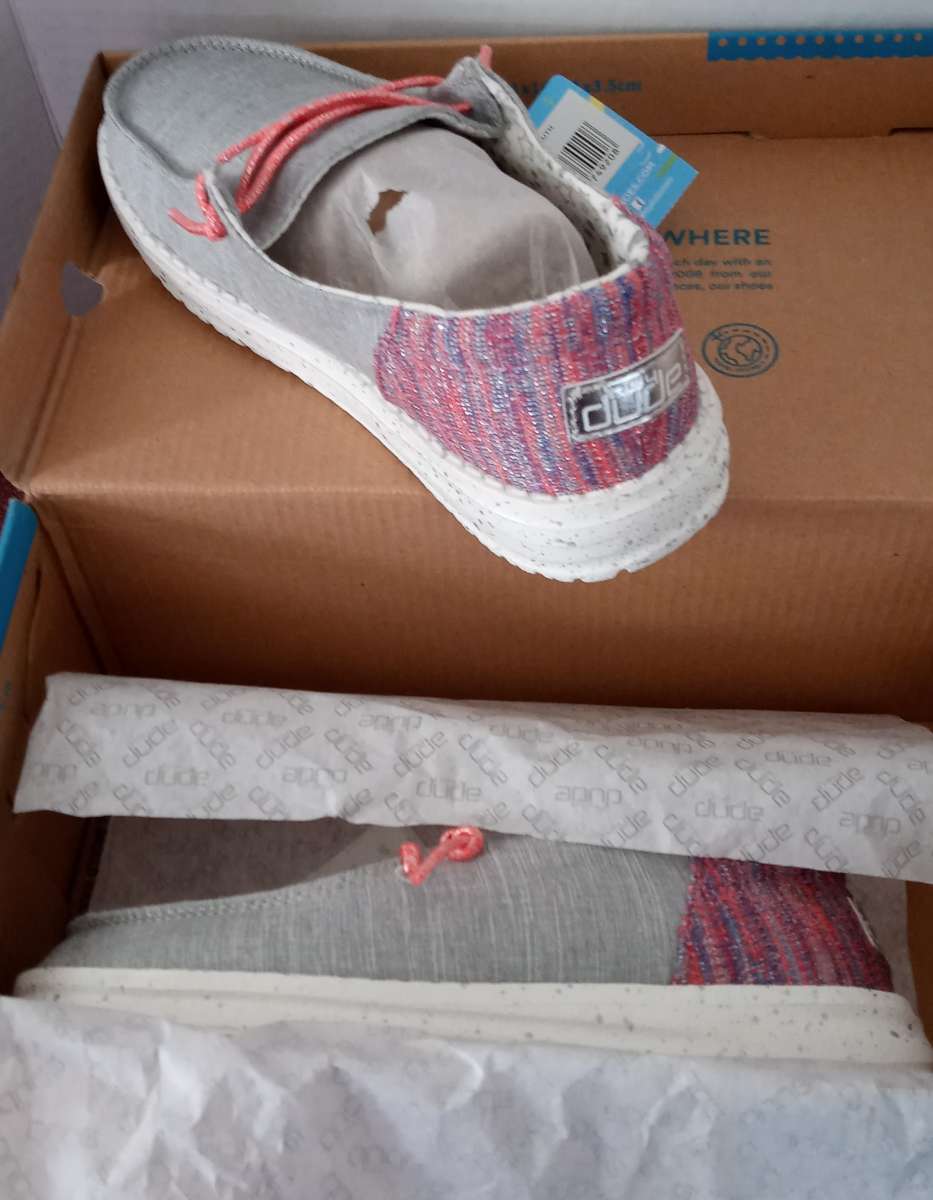 girls hey dudes size 3y 4l