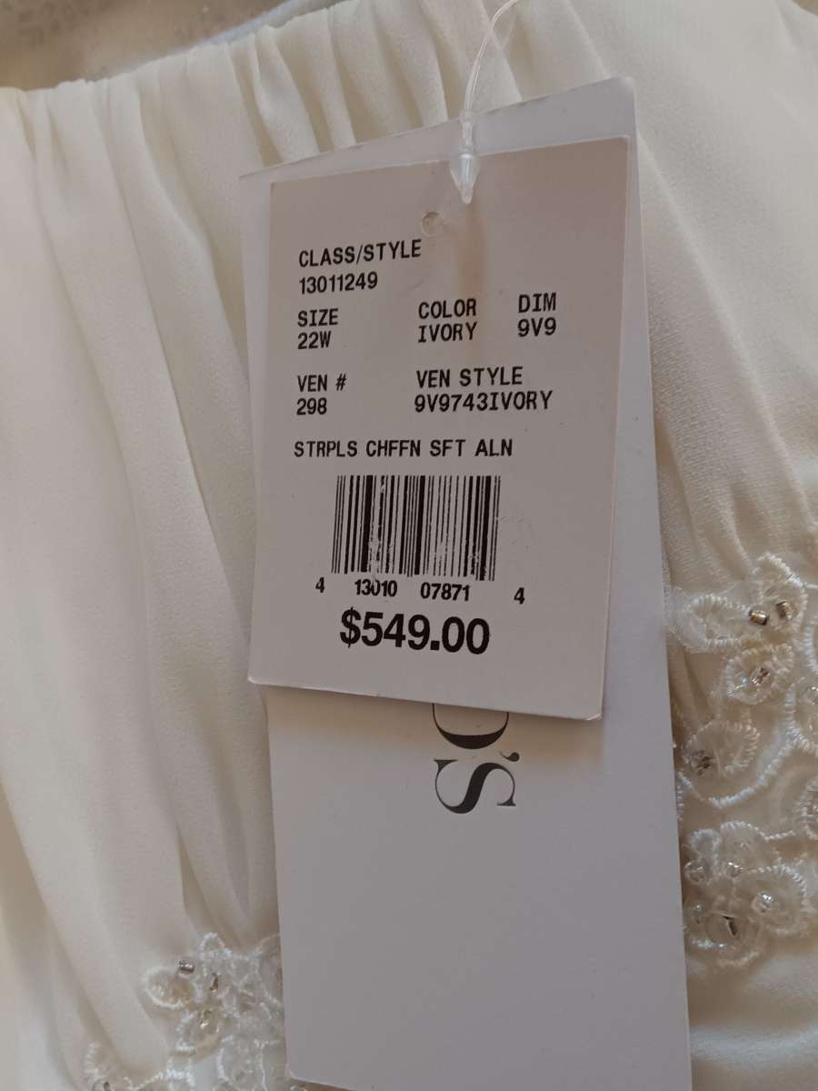 Davids bridal wedding dress/vail set