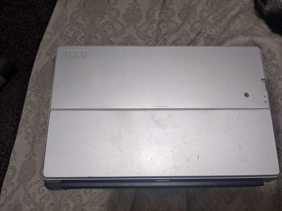 RCA LABTOP AND TABLET COMBO