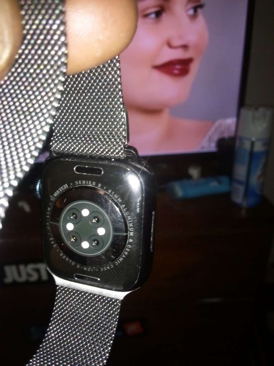 Apple watch series 8