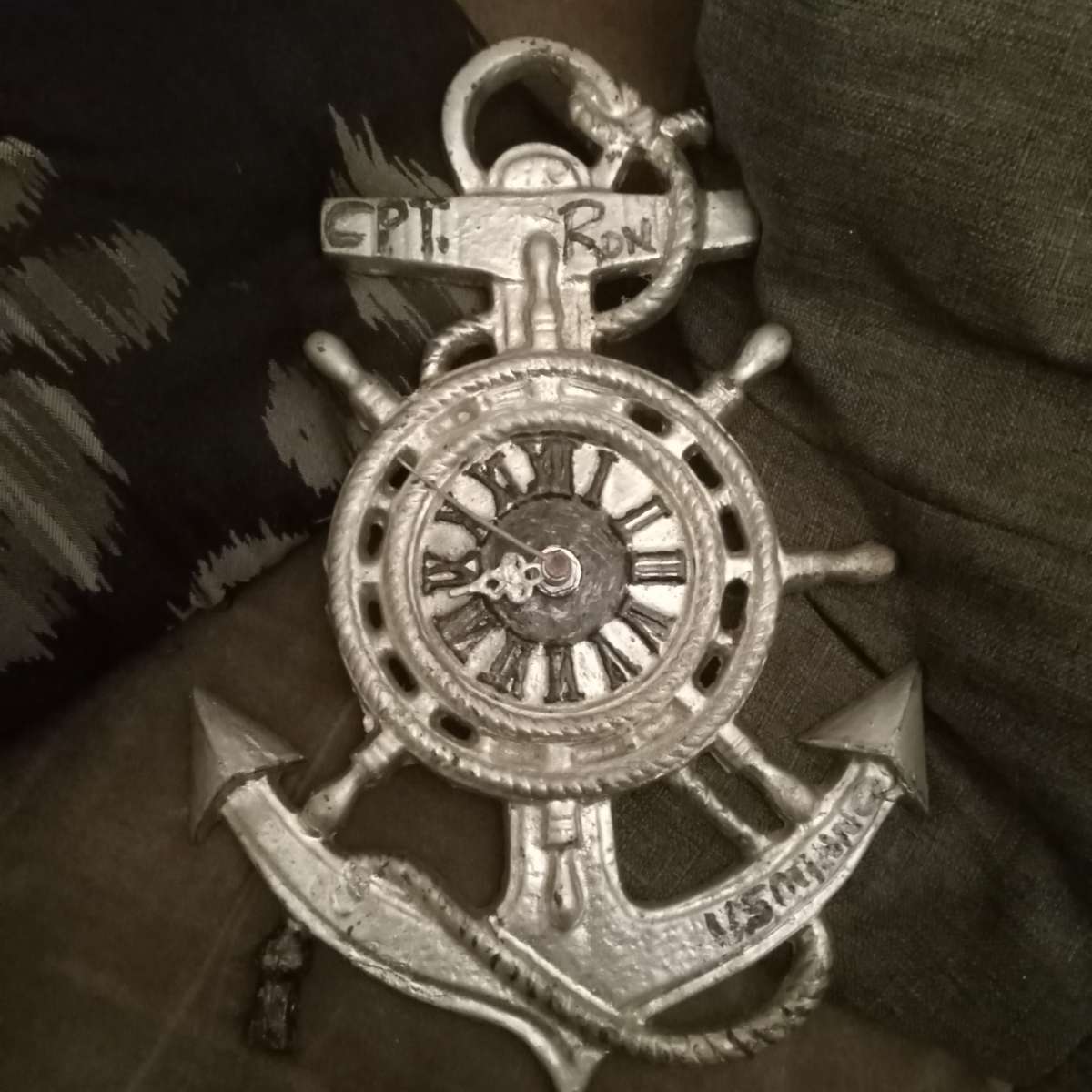 Anchor clock