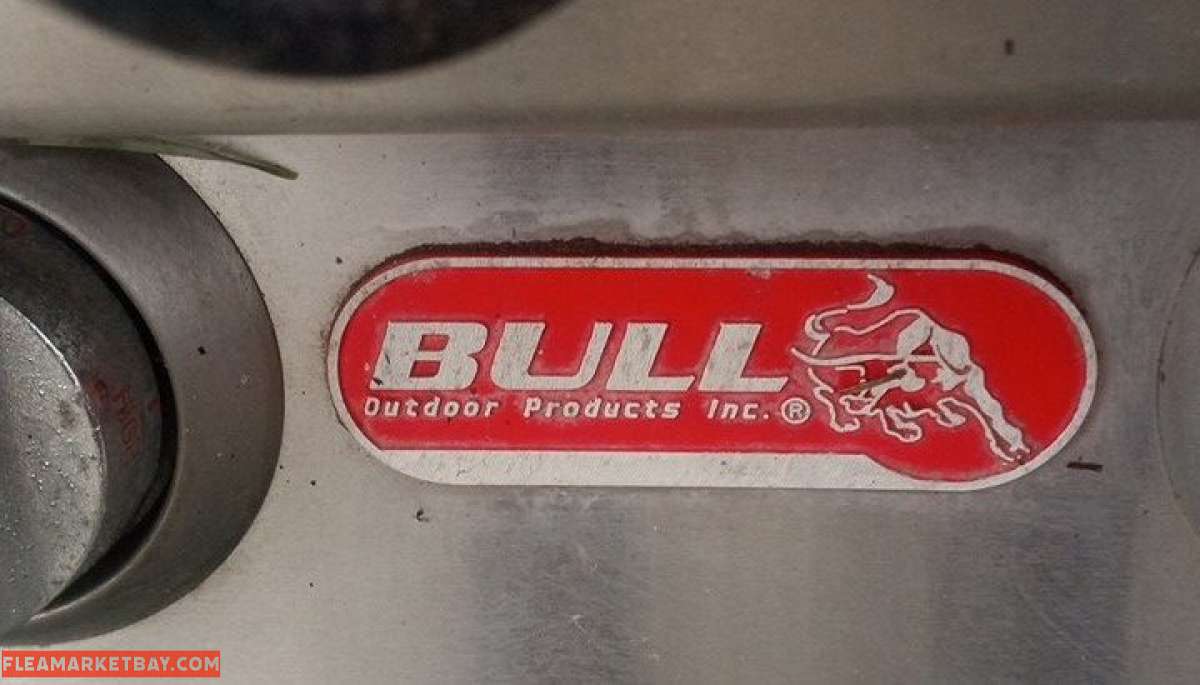 BULL STAINLESS STEEL OUTDOOOR GRILL