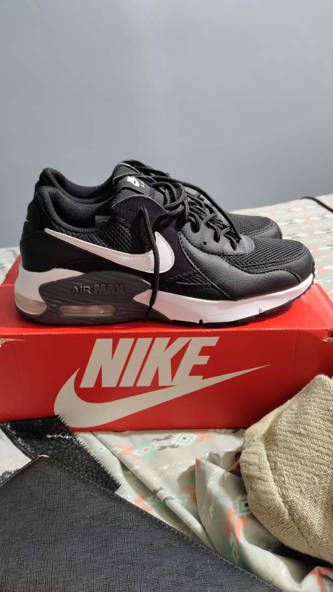 women's Nike air max excee