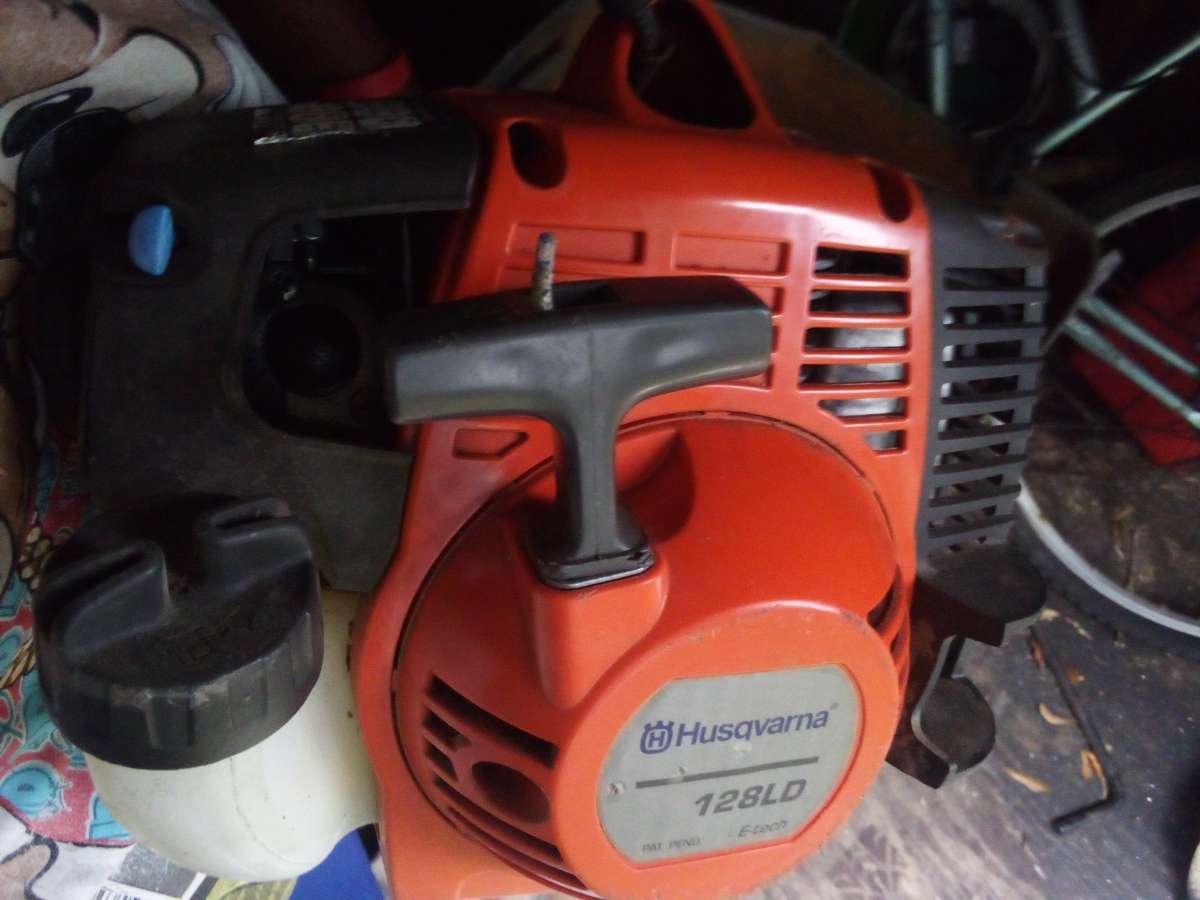 Husquvarna weedeater