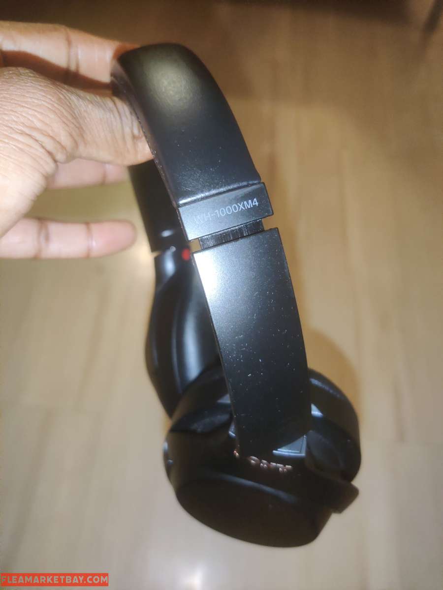 Sony WH-1000XM4 Bluetooth headphones