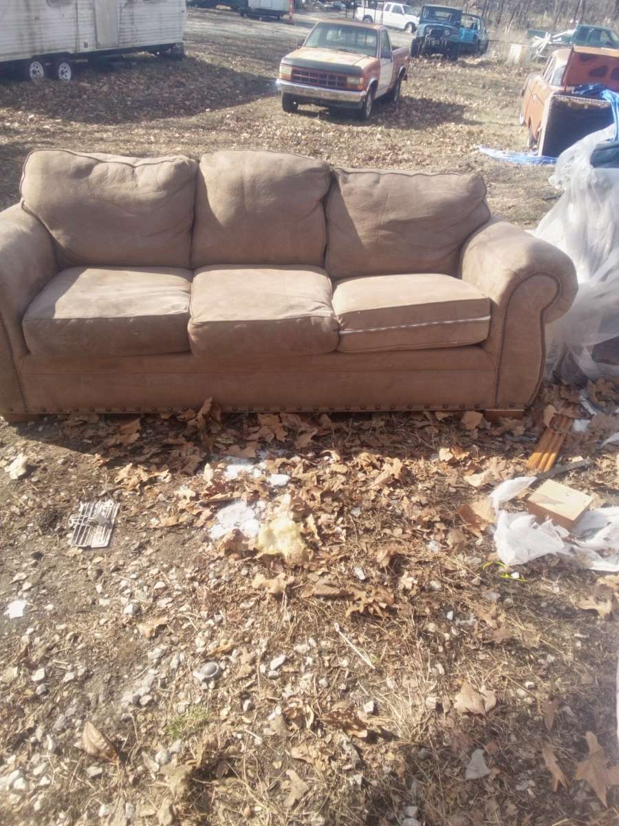 very very nice couch