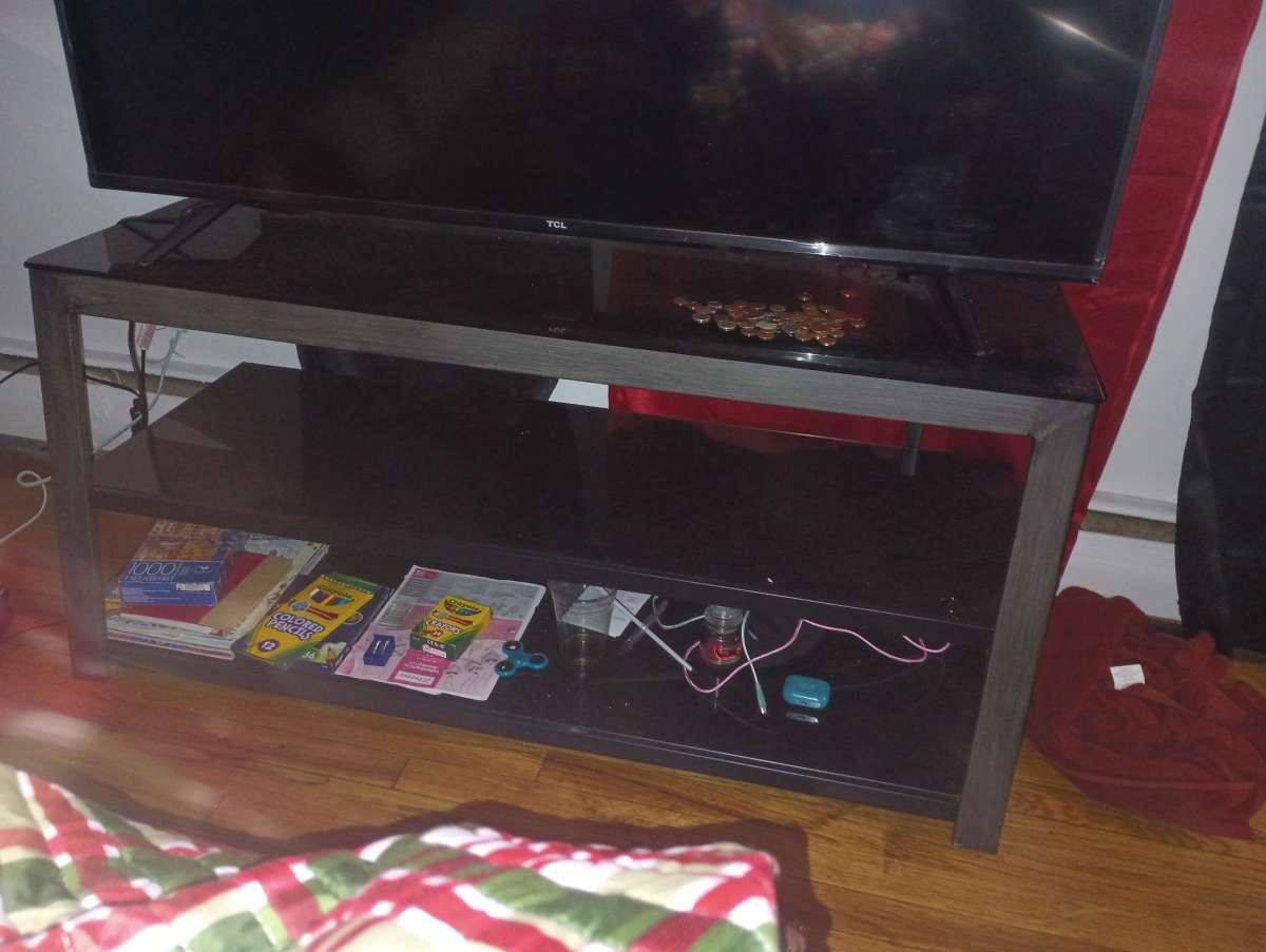 60 inch Roku TCL tv Glass TV stand