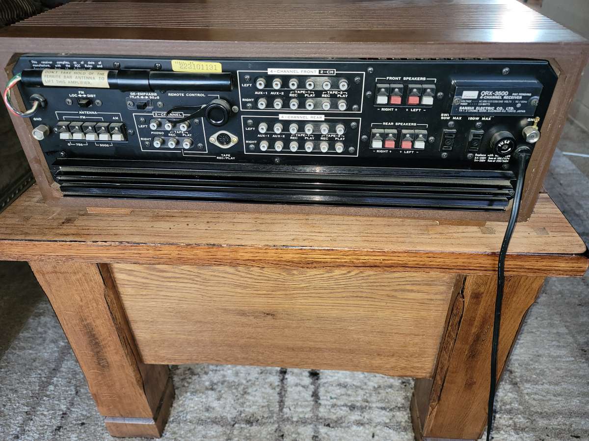 vintage Sansui Stereo Receiver and is in beautiful condition
