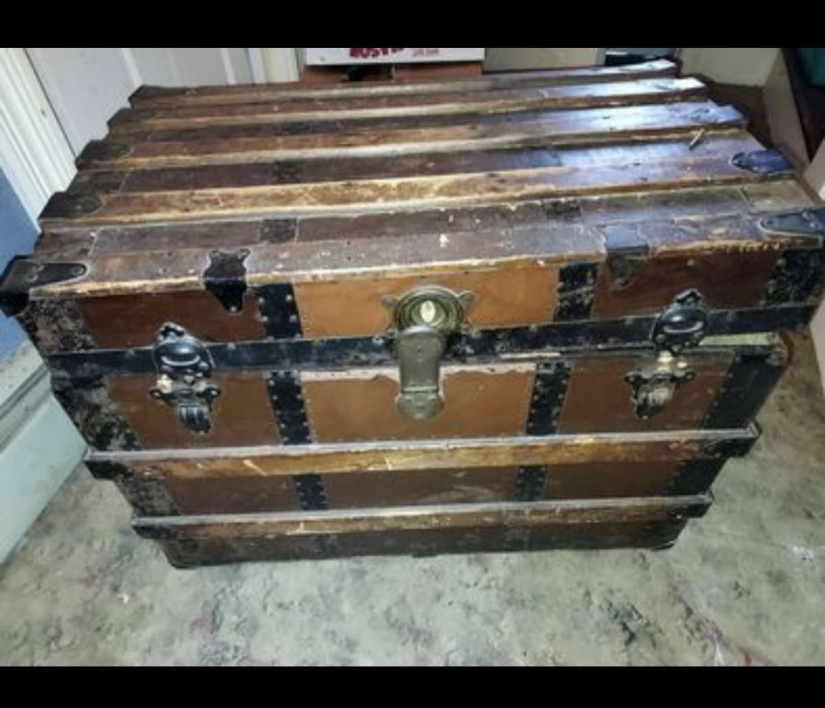 1920 streamer trunk