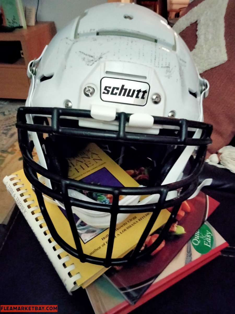 Schutt football helmet youth size M