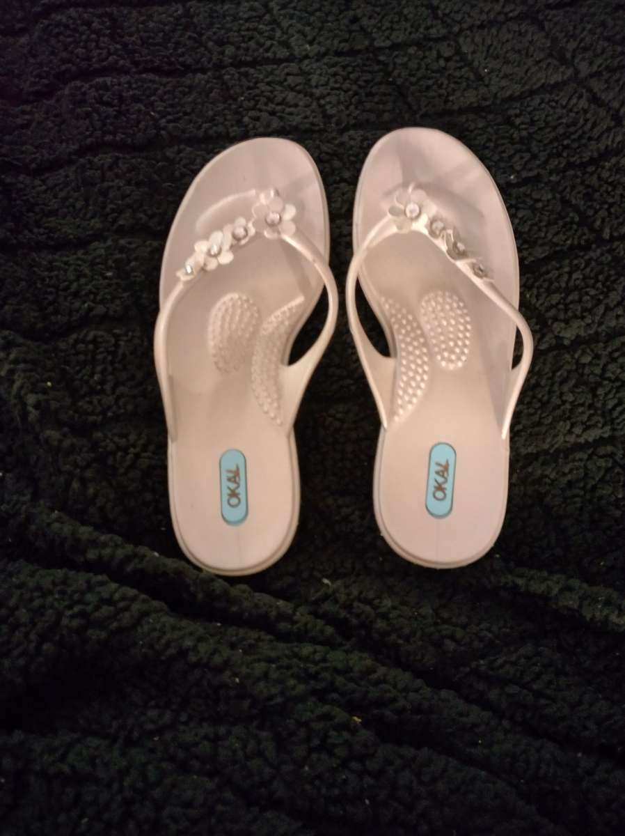 okal flip flops size m