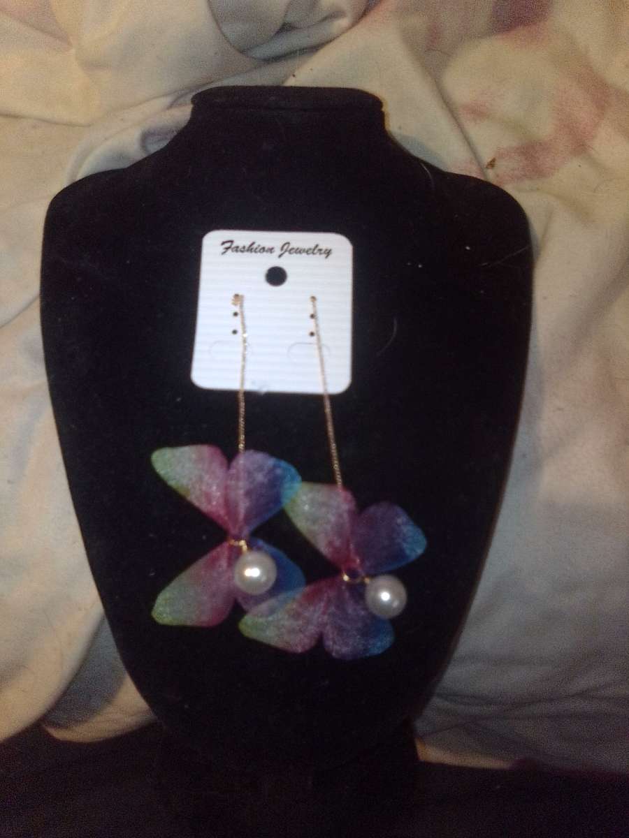 floating pearl butterfly earrings