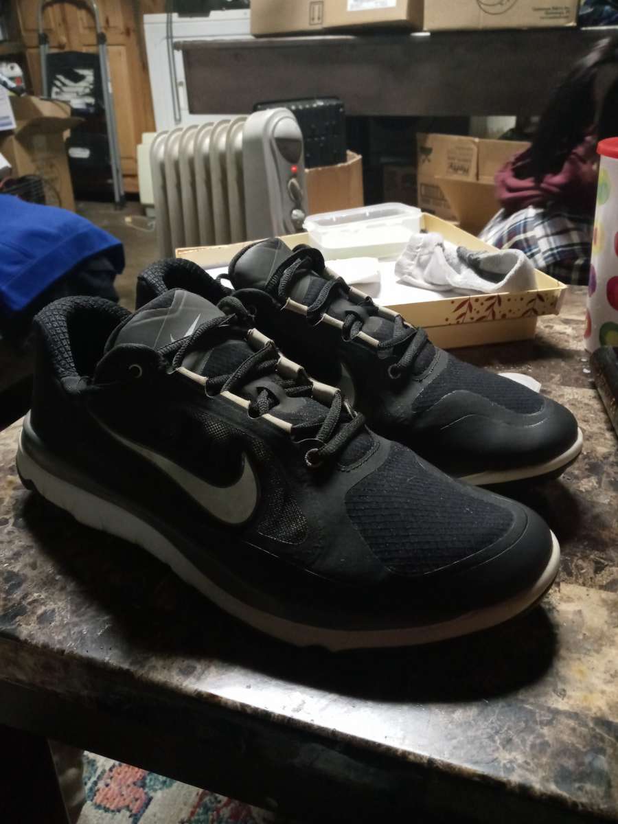 Mens Blk Nike Revolution