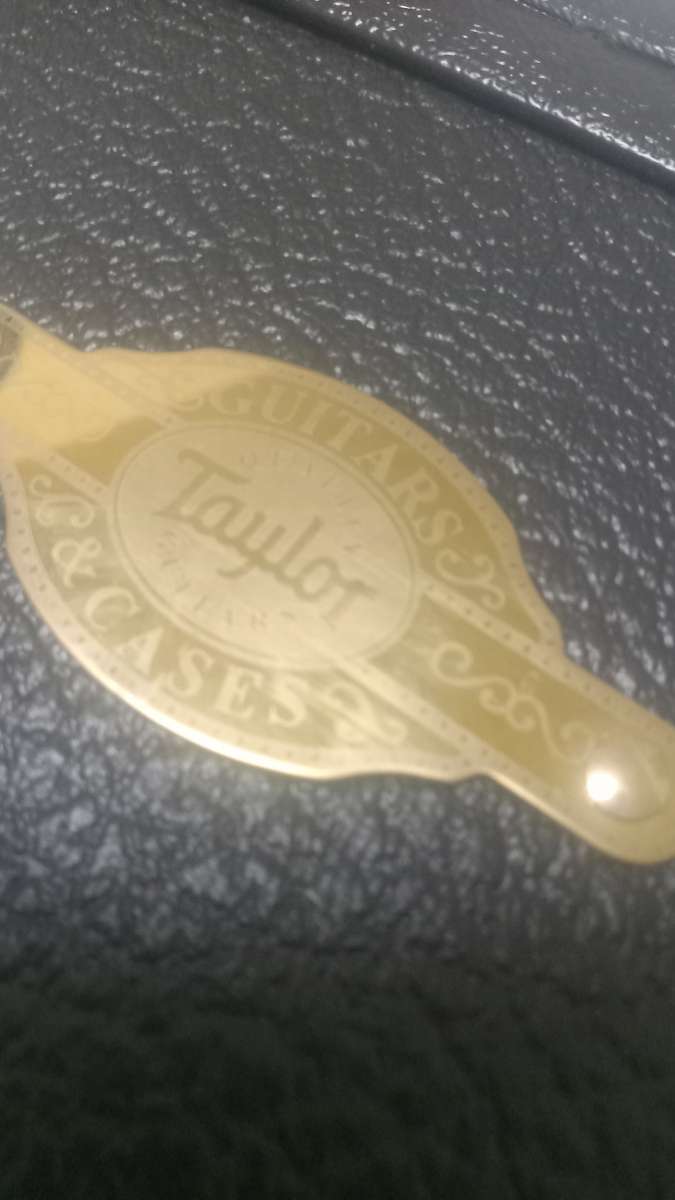 Hardcase for acoustic guitar