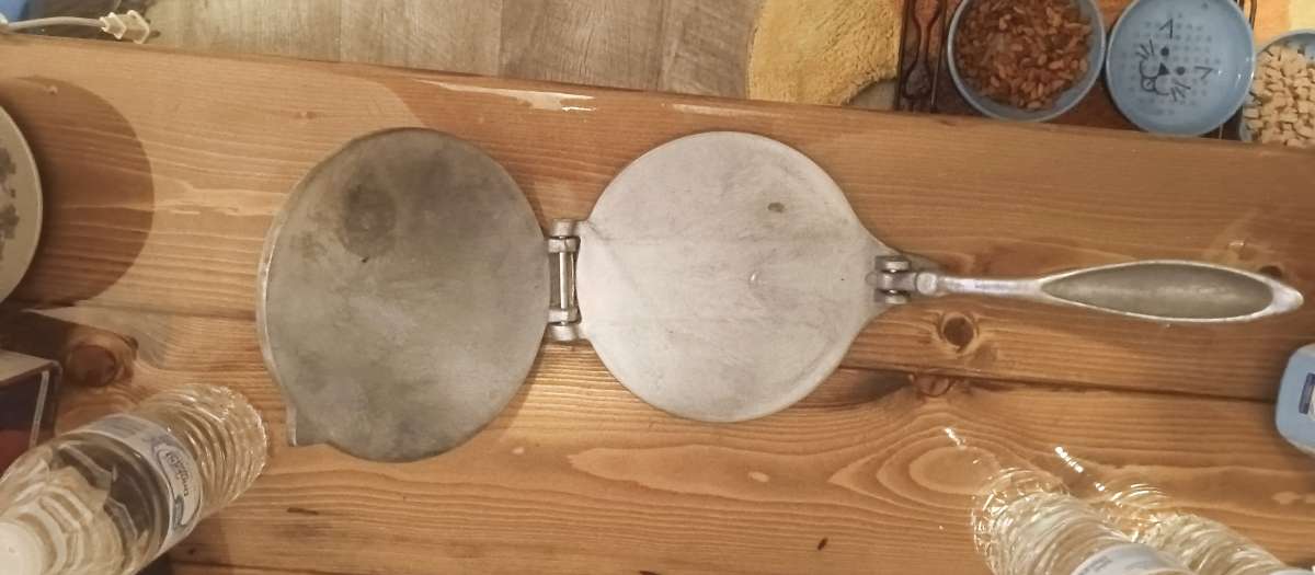 old fashioned tortilla press