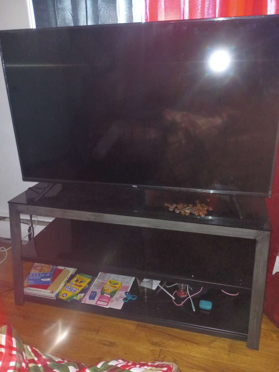 60 inch Roku TCL tv Glass TV stand