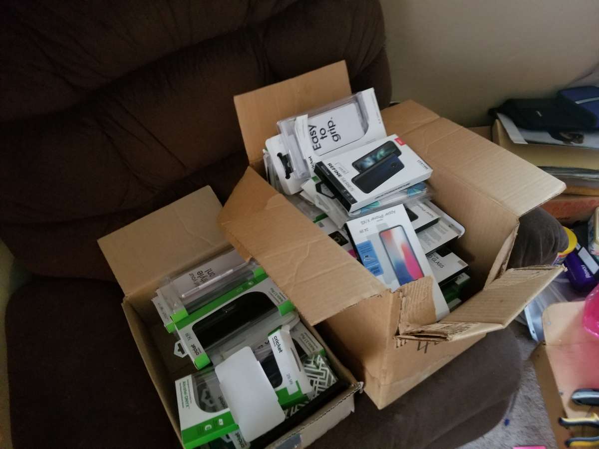 cell phone cases and screen protectors