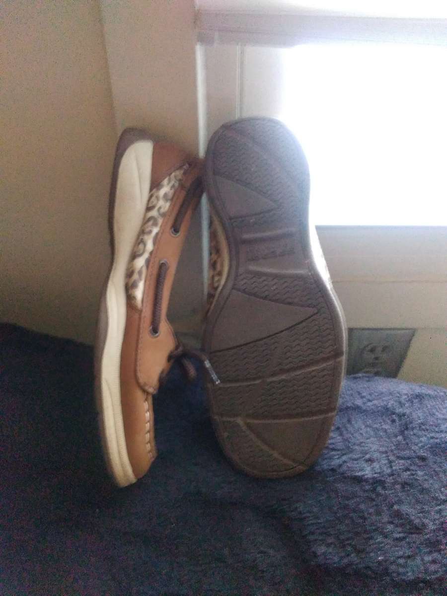 female sperrys