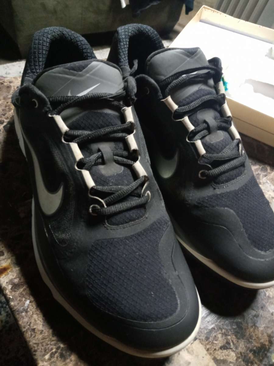 Mens Blk Nike Revolution