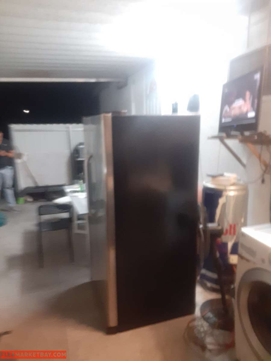 Stainless steel exterior Upfront electronic dial temperatur