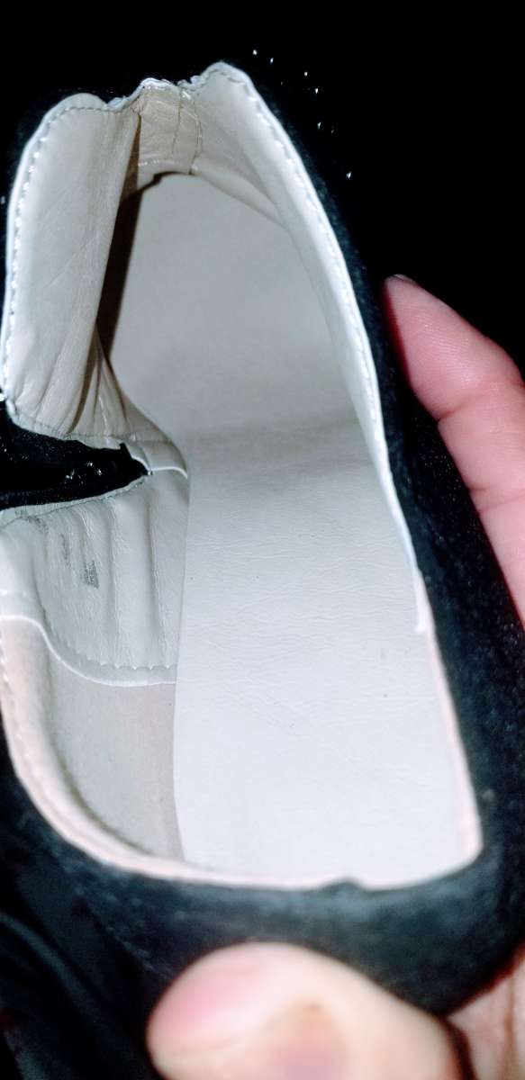 Womans 4 Inch Heels  Brand New  Black Velvet Size UK 39 US 8