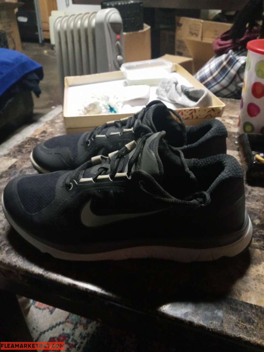 Mens Blk Nike Revolution
