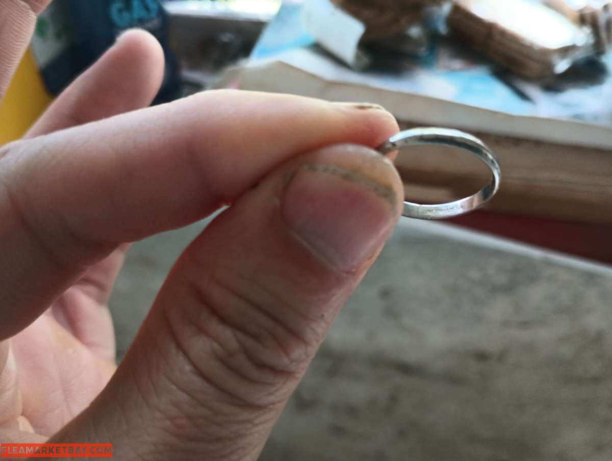 womens PLATINUM wedding band